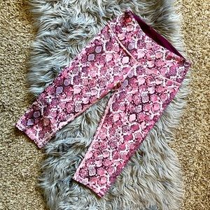 Victoria’s Secret Pink Snakeskin Crop Leggings